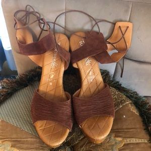 New “Toscanella” Italian Wedge Shoes -Size 9